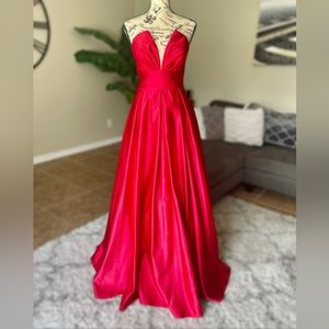 Betsy & Adam Red Satin Strapless Ball Gown, Woman’s Size 6, New With Tags